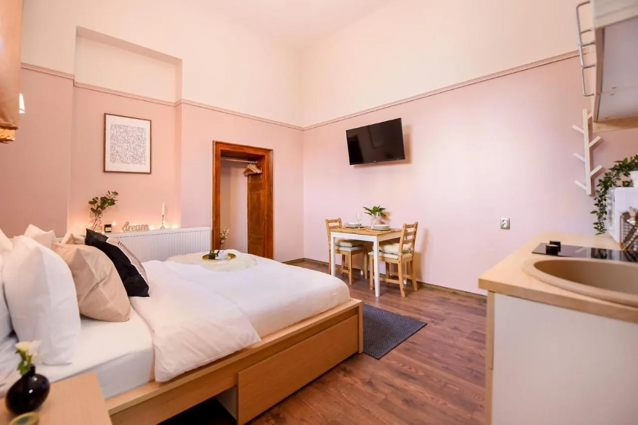 Le Petit & Cosy - Best Location Old Town & Quiet Bükreş